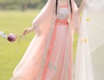 The Design and Craftsmanship of a Horseface Skirt Pattern