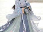 Embracing Tradition:The New-Age Cheongsam in its Long-Form Elegance