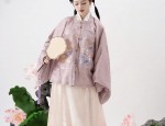 Reimagining the Cheongsam:A Summer-Friendly Long Version Evolution