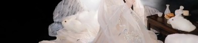 Engaged in Style:The Long-Lasting Charm of Half-Sleeve Cheongsam for the Big Day