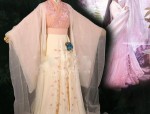 Camellia Splendor:The Elegance of a Horse-Face Skirt