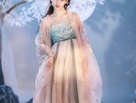 The Deification of Deer and the Revival of Hanfu:A Journey into Traditional Chinese Culture