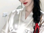 Embracing Modernity in Traditional Womens Cheongsam-Inspired Dress