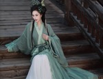 Introduction to Traditional Hanfu Costumes with Integrated Hairpieces for Beginners