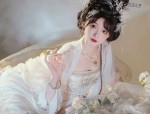 Traditional Cheongsam,Earrings and the Republic of China:A Cultural Journey