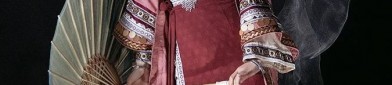 Red Horseface Skirt as a Toast-Wearing Ceremonial:A Blend of Tradition and Elegance