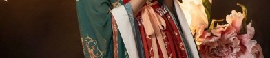 Commuting in Hanfu Fashion:A New Trend in Urban Work Life