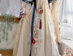 Reinventing the Cheongsam:A Two-Piece Ensemble
