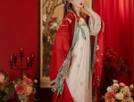 Wang Jiayes Tangzhuang Fashion:Exploring the Charm of Traditional Chinese Attire
