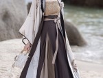 The Splendor of Hanfu in the Northern and Southern Dynasties:A Study of the Large Sleeves