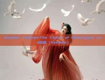 The Splendor of Traditional Hanfu Headdress:Flower-Inlaid Combs and Interlaced Bloom Decorations