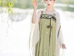 Handheld Cheongsam Props:A Guide to Traditional Chinese Cultural Accessories
