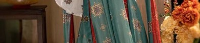 Maternal and Child Harmony in Traditional Hanfu Fashion