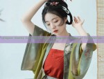 Wine Red Golden Silk Velvet Cheongsam:A Blend of Tradition and Elegance