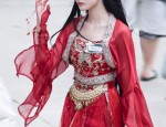 A Little Girl in a Splendid Hanfu Cape:The Enchantment of Traditional Chinese Fashion