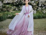 The Legend of the Mountain and the Sea:The Story of the Dragon Mother in Hanfu Fashion