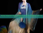 The Enchanting Beauty of a Cheongsam-Clad Maiden:Embracing the Traditional Chinese Style