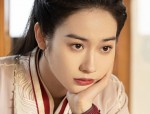 Yáo Mèi Encounters a Divine Deer in Traditional Hanfu Fashion Embracing the Large Size Beauty