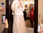 Classic Style of Tailored Cheongsam with Long Length:A Glimpse into Traditional Chinese Clothing