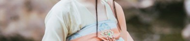 Glitter Clothes Cheongsam on Stage:A Sparkling Performance