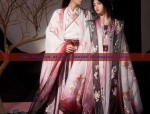 Reimagining the Traditional Cheongsam:Innovations in the Long-Style Qipao Dress