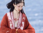 Horse Riding and Hanfu Fashion:A Blend of Ancient Tradition and Modern Elegance
