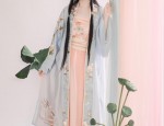 Qiqi Weis Cheongsam Elegance:A Resounding Success Story