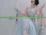 Summer in Traditional Chinese童装汉服女装，时尚与文化的融合