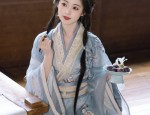 Winter Warmth in a Qipao:Preserving Comfort and Style
