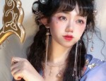 Embracing the Traditional:蚀骨旗袍与遮肚大肚子之美
