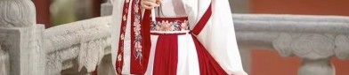 Winter Style with an Apricot-Colored Horseface Skirt