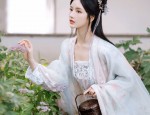 Slip-Resistant Hanfu:A Blend of Traditional Elegance and Modern Safety
