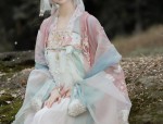 The Art of Qipao,Shawl,and Cape-like Fashion:A Blend of Traditional Elegance and Modern Charm