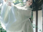 The Qipao-Clad Chinese Beauty:Embracing Traditional Elegance