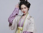 Reinventing the Cheongsam:A New Flare-legged Dress with a Belly-Covering Charm