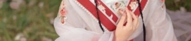 The Cultural Significance of Hanfu Red Ribbons