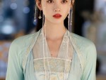 The Fusion of Traditional Chinese Calligraphy and the Cheongsam Skirt:The Art of Ma Mian裙 马面裙)