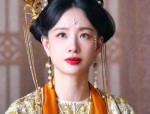 Everyday Elegance in a Summer Cheongsam