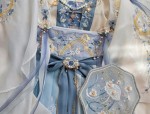 Embracing Elegance:The New高端丝绒 Flag-Bearing Cheongsam Collection