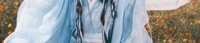 The Elegance of Cheongsam with a Neck-Hanging Design for Toast Ceremonies