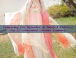 Summer in the Cheongsam:The Elegance of the Qipao-Wearing Woman