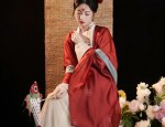 The Splendor of the Fengma Mian裙:A Cultural Icon of Chinese Traditional Fashion