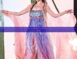 The Elegance of a Lady in a Qipao and the Charms of Duanzimi Noodles