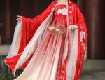 Reinventing Hanfu Fashion for Autumn Winter:Modernizing Traditional Styles