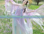 2021 New Wave of Hanfu Fashion:A Blend of Tradition and Modernity