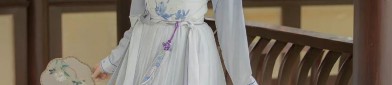 Elegant and Chic:The Allure of Modern Women in Traditional Hanfu Fashion