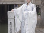 The Art of Pairing a Horseface Skirt with a Silk Blouse:A Guide to Elegant Styling