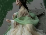 Mid-Length Sleeve Cheongsam Skirt with Three-Quarter Length Thin Fabric Design