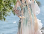 Enhancing the Charm of Miniature Figures in Qipao Fashion Re-Imagined