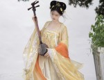 The Elastic Charm of Cheongsam:A Cultural Icons Versatility